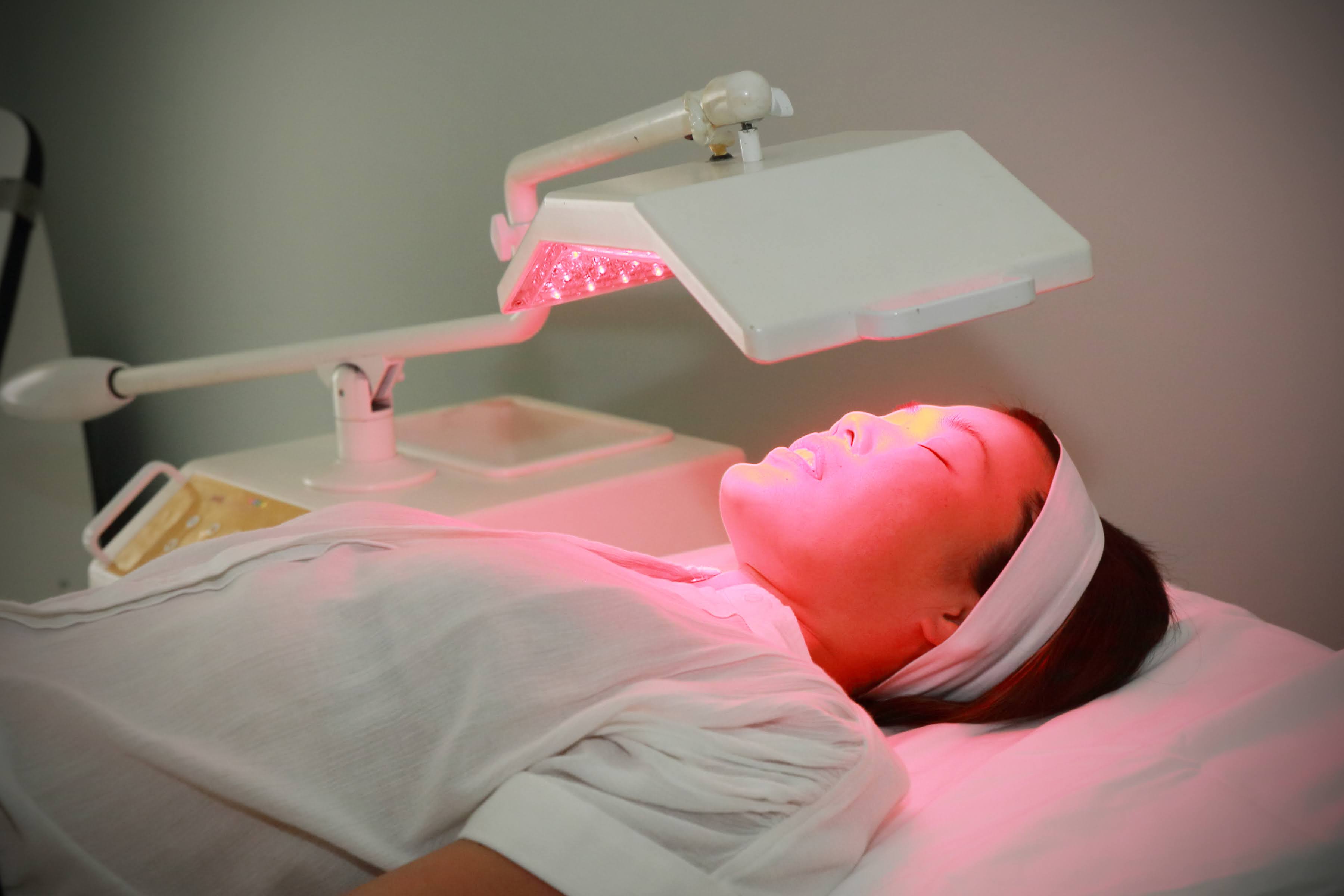 Red LED Light Therapy Facial