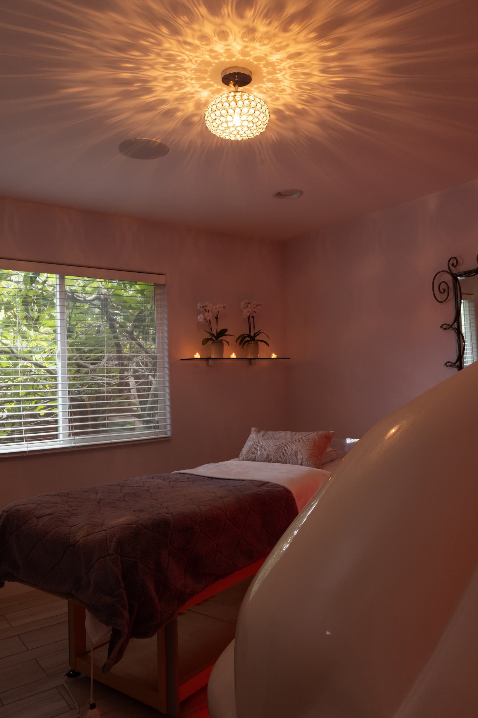 Private treatment suite with steam shower